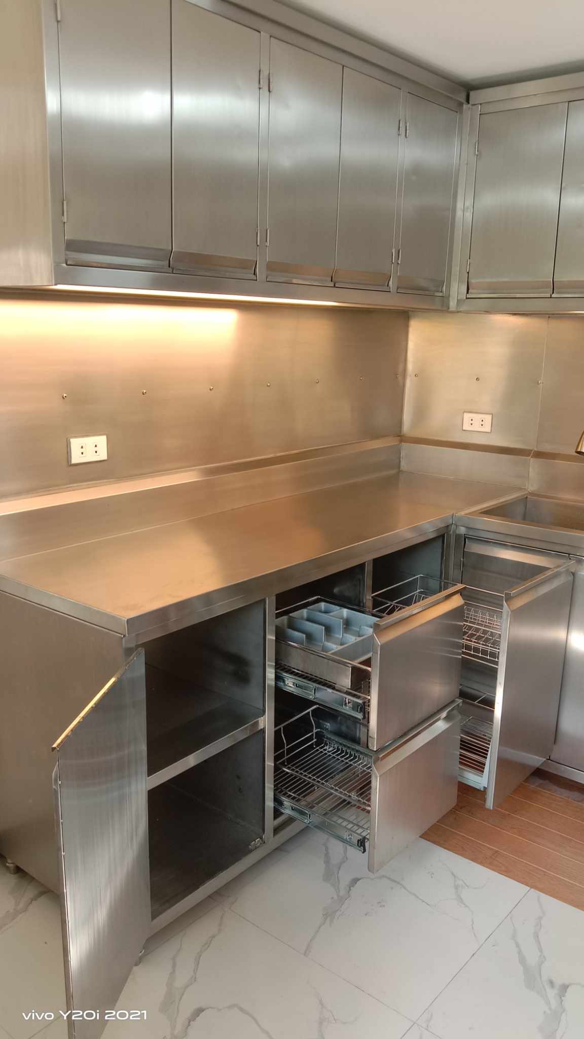 Kitchen Drawer with Sliding Dishrack